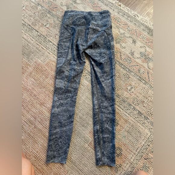 Women’s Lululemon Fast & Free 7/8 leggings - ice grey - size‎ 4 - Picture 5 of 10